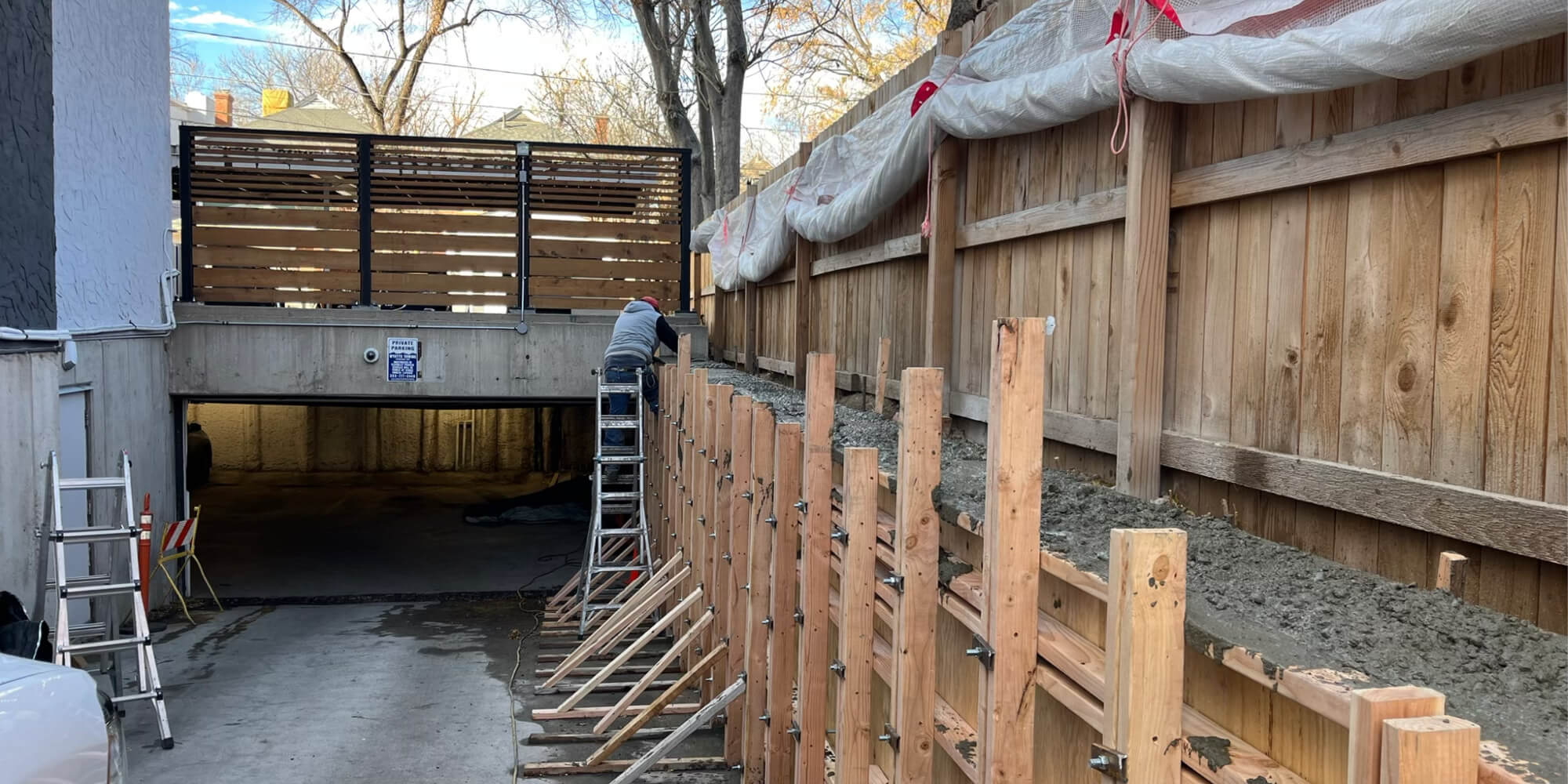 Concrete retaining wall before repair